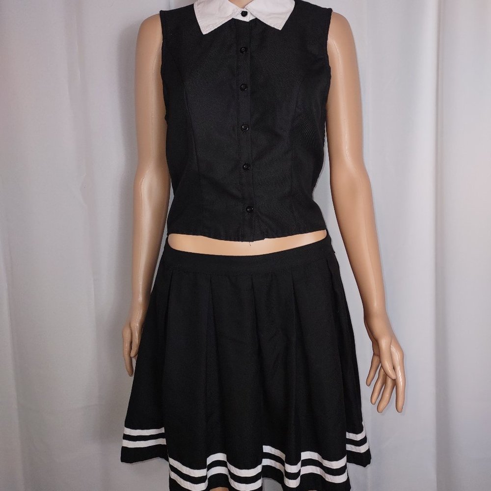 Hot Topic 2 PC set Sleeveless shirt and skirt